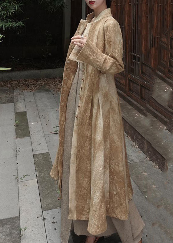 Well Tailored Coat with a Graceful Silhouette