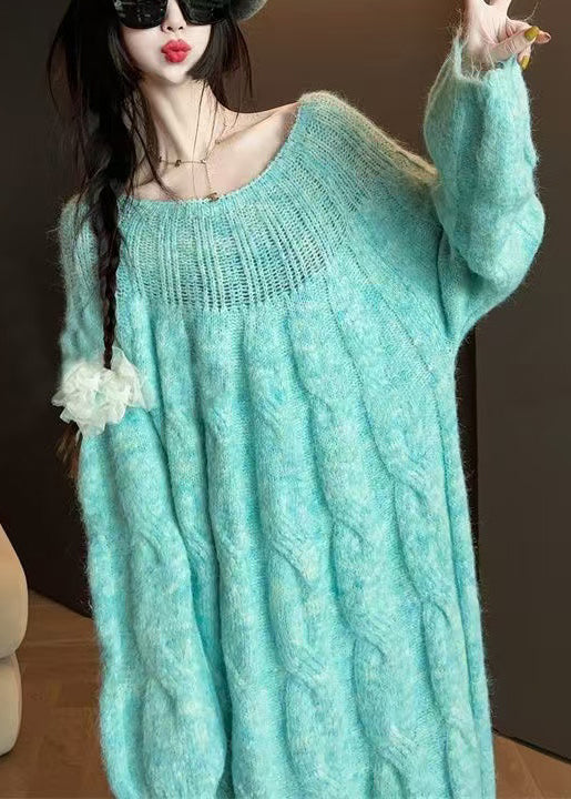 Classic Vintage Sweater with a Flattering Fit