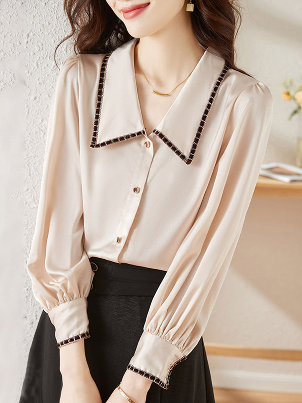 Classic Vintage & Enduringly Stylish Blouse