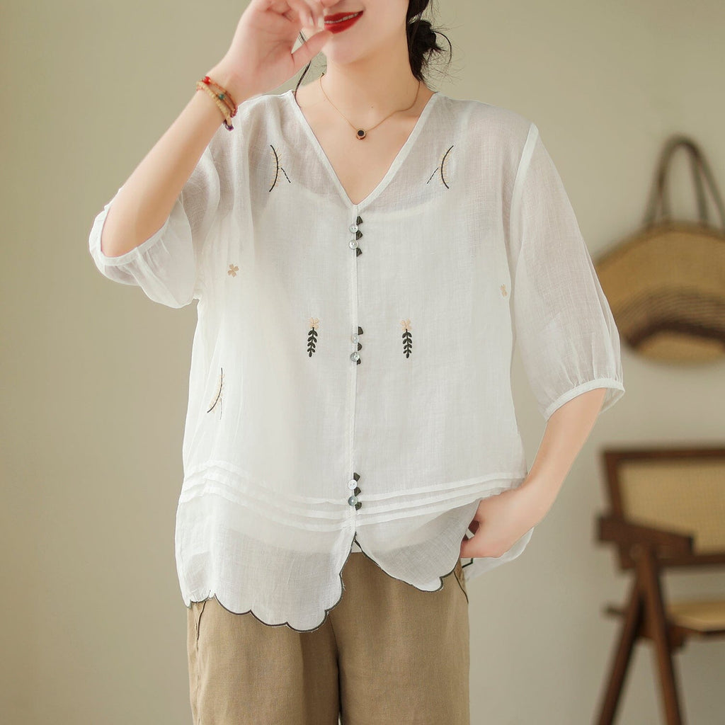 Effortlessly Elegant T-Shirt with a Timeless Design