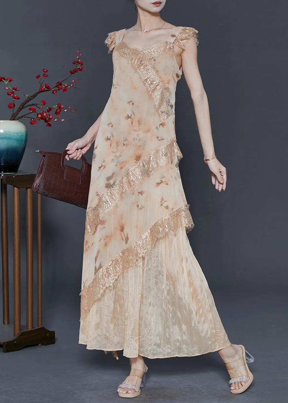 Well Tailored Dress with a Graceful Silhouette