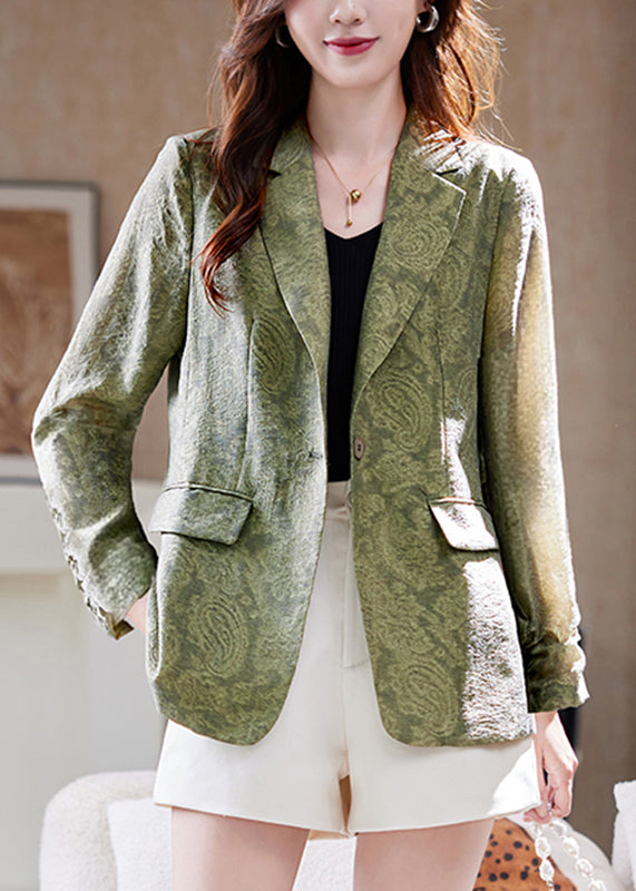 Gracefully Styled Coat for Any Occasion