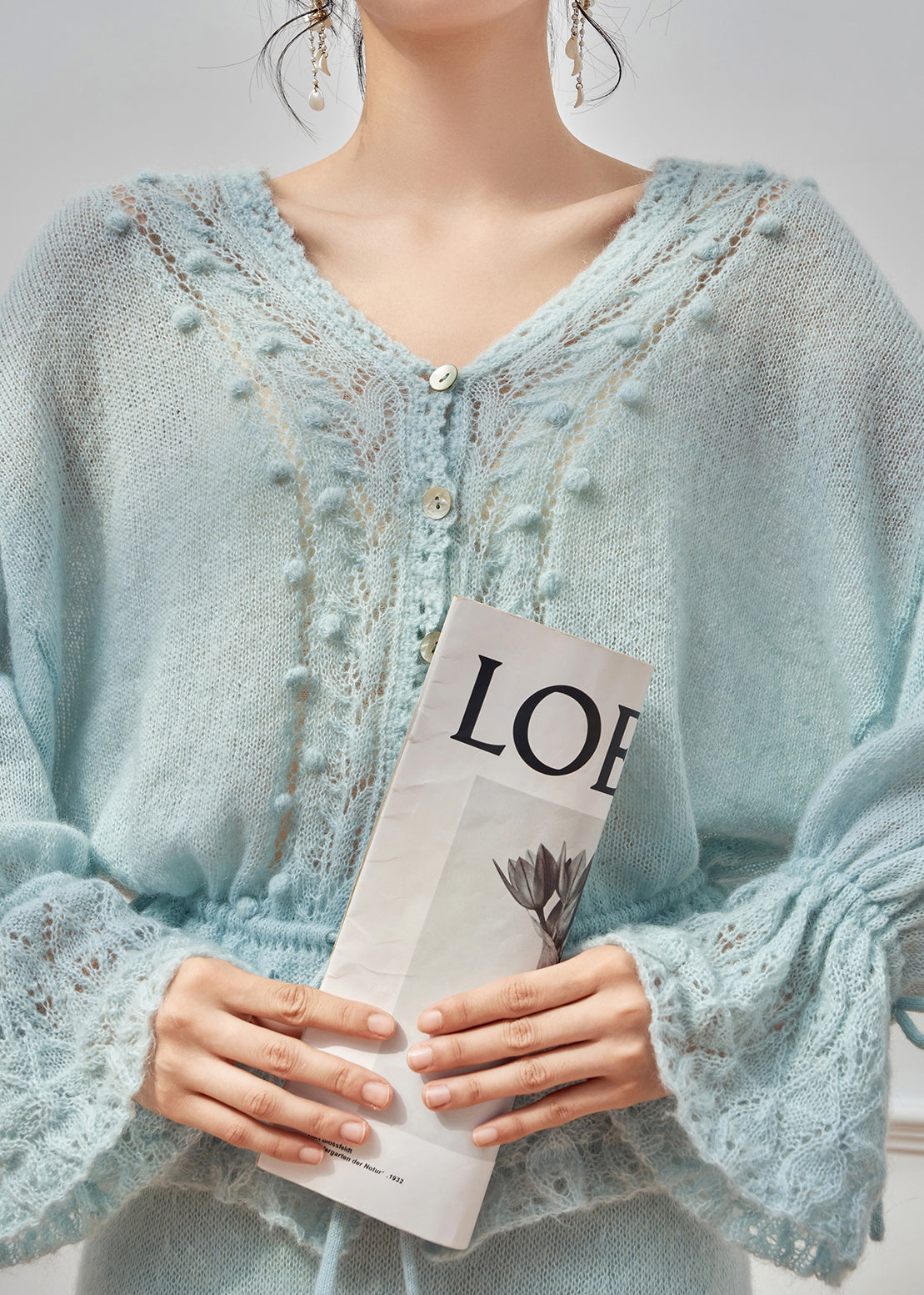 Effortlessly Elegant Sweater with a Timeless Design