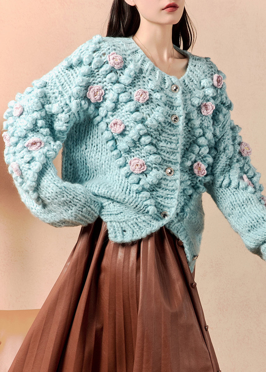 Well Tailored Cardigan with a Graceful Silhouette