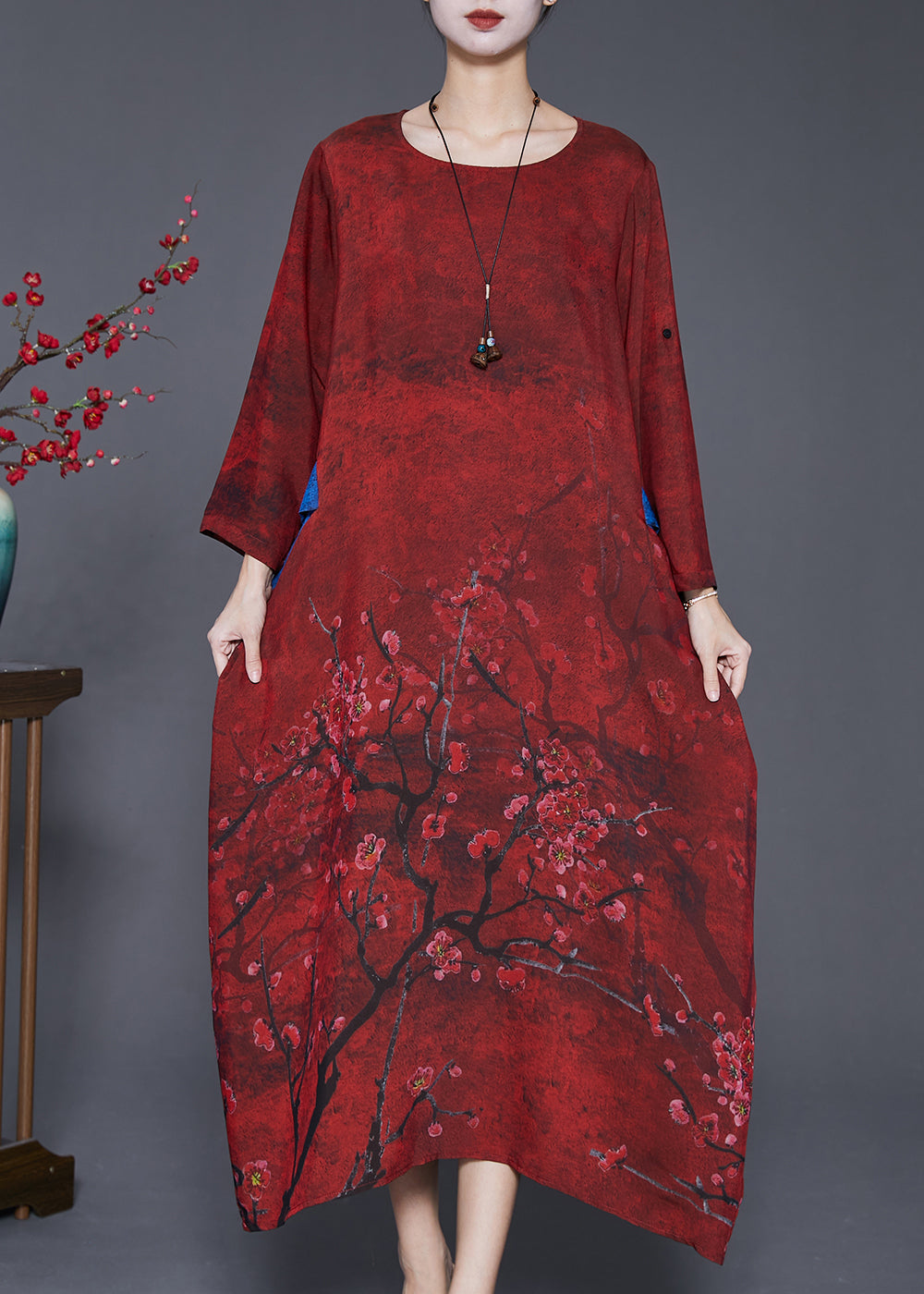 Well Tailored Dress with a Graceful Silhouette