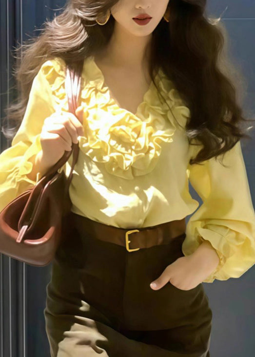 Classic Vintage Blouse with a Flattering Fit