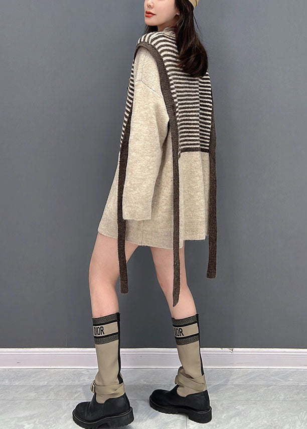 Classic Vintage Sweater with a Flattering Fit