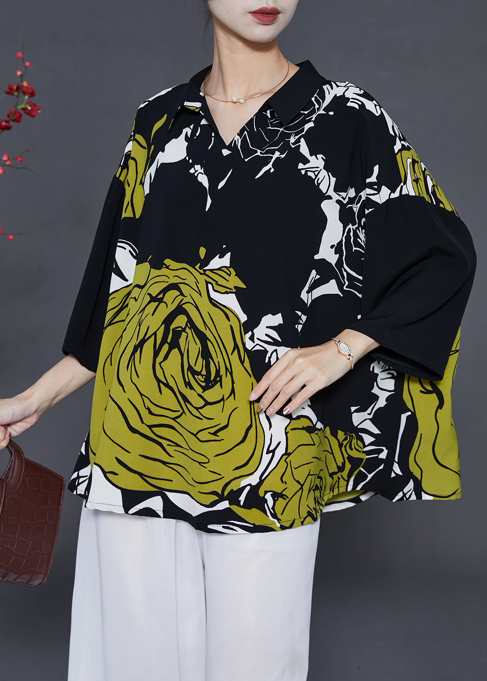 Sophisticated Blouse with a Clean Classic Look