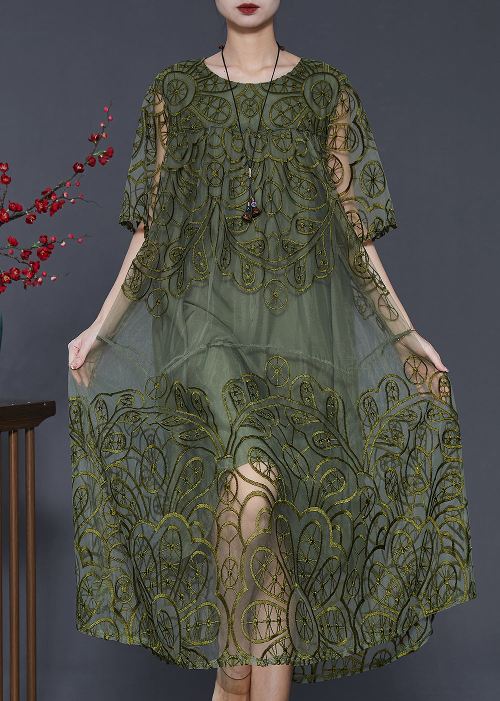 Well Tailored Dress with a Graceful Silhouette
