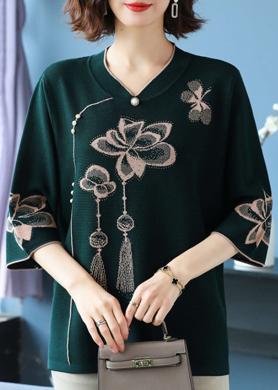 Well Tailored Top with a Graceful Silhouette