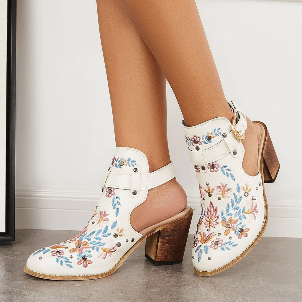 Chic Orthopedic Sandals with Unique Design