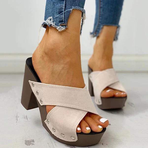 Graceful Orthopedic Sandals for Modern Look