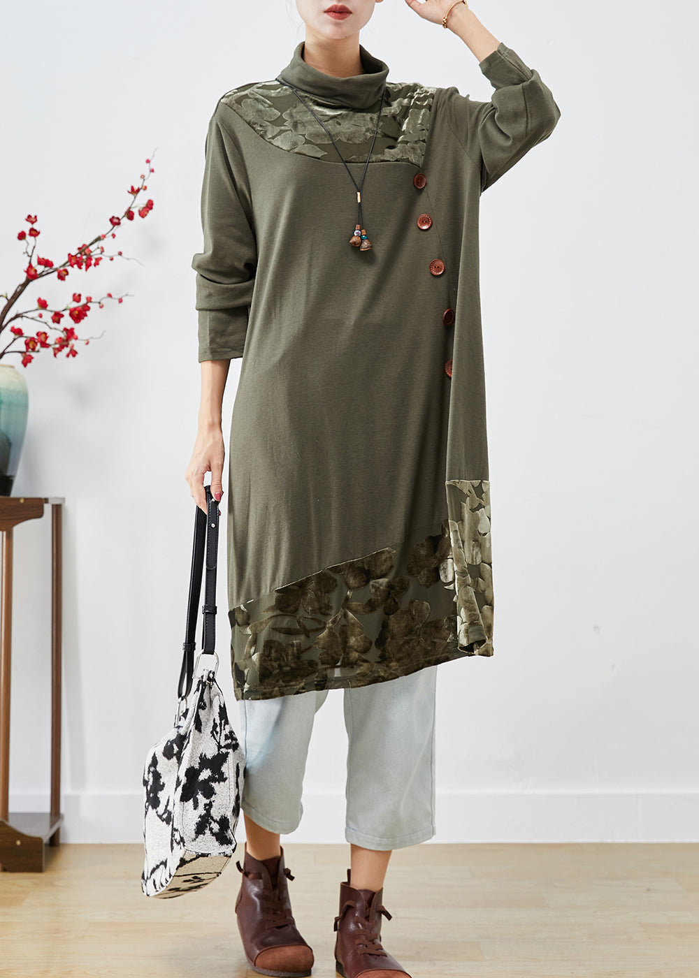 Beautifully Crafted Dress in a Classic Style