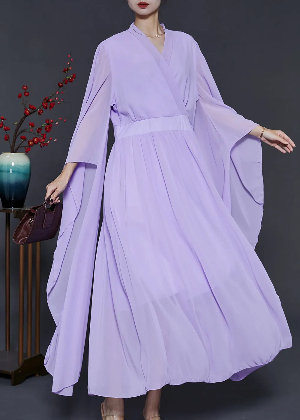 Beautifully Finished Dress in a Timeless Design