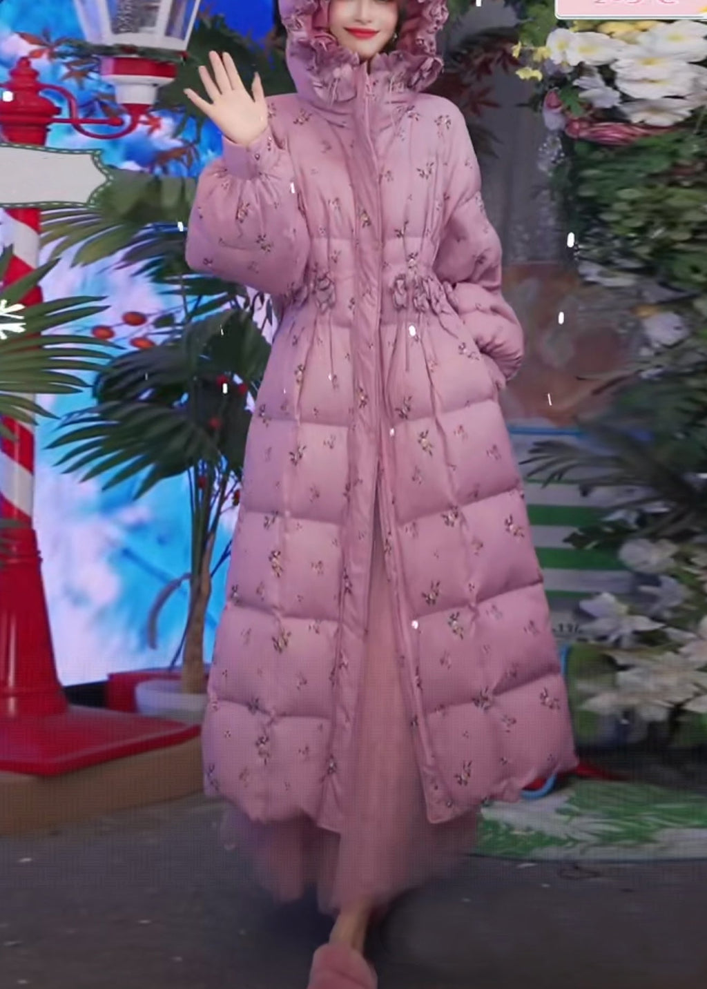Beautifully Finished Coat in a Timeless Design