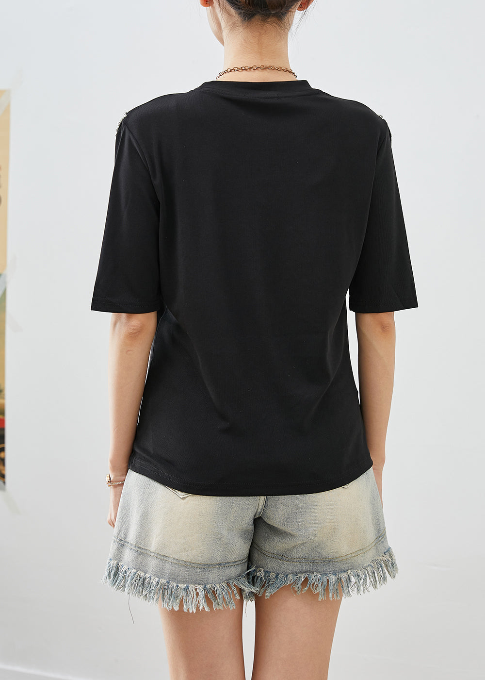 Beautifully Crafted Blouse in a Classic Style