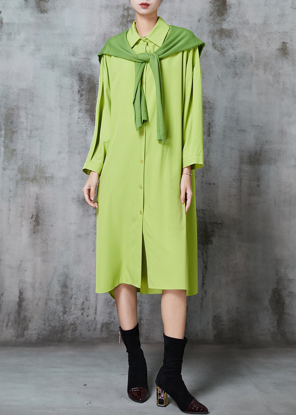 Effortlessly Elegant Dress with a Timeless Design
