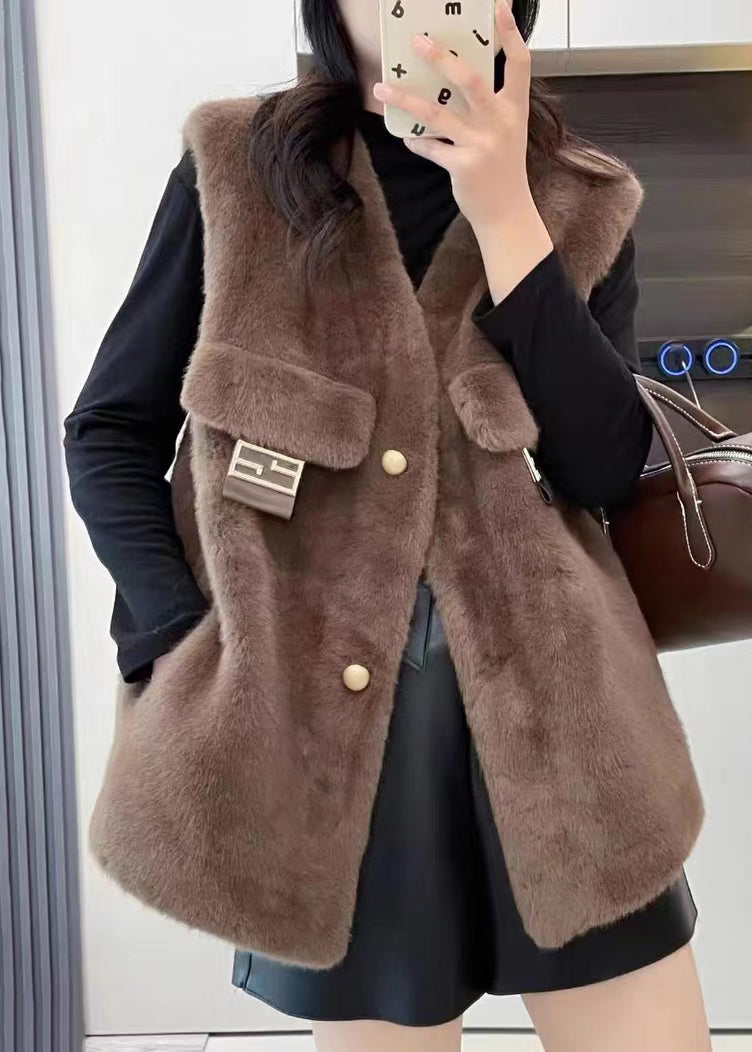 Gracefully Styled Coat for Any Occasion