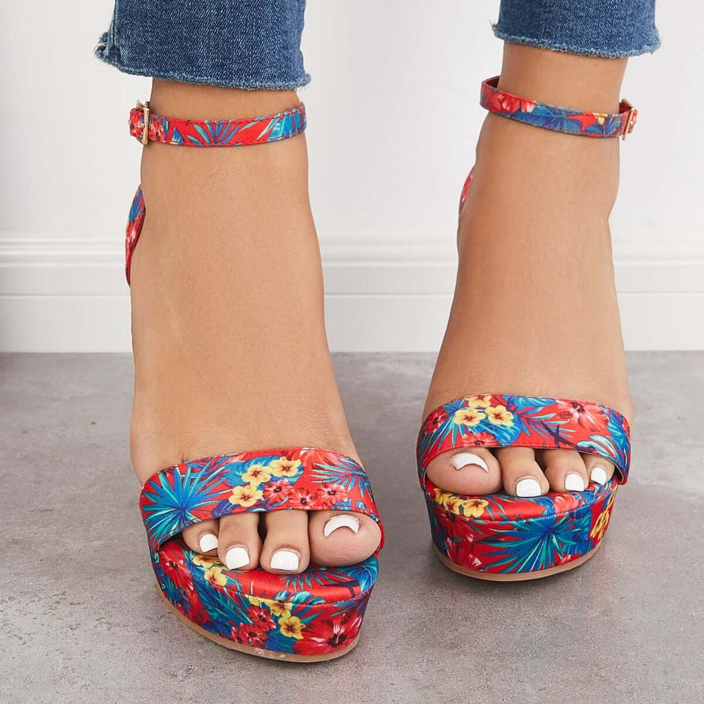 Classic Orthopedic Sandals with Timeless Style