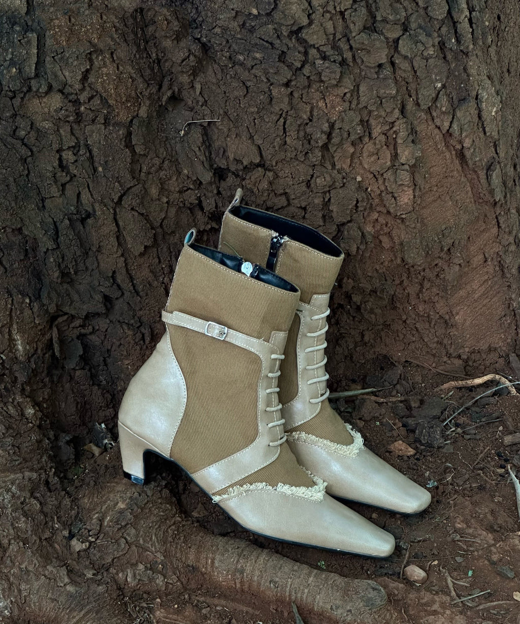 Graceful Orthopedic Boots for Modern Look