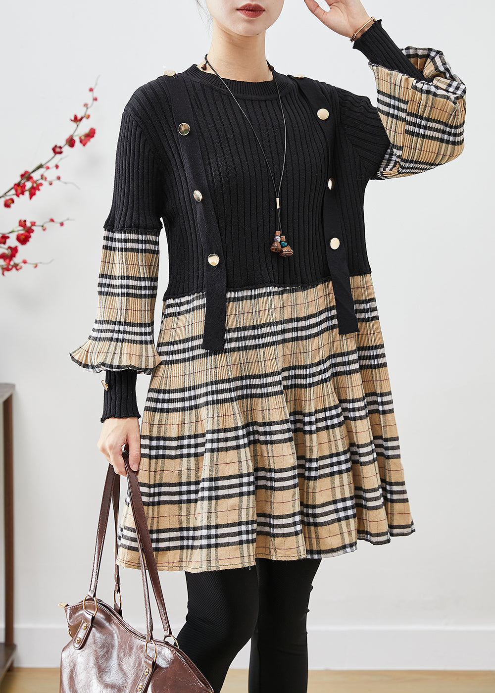Effortlessly Elegant Dress with a Timeless Design