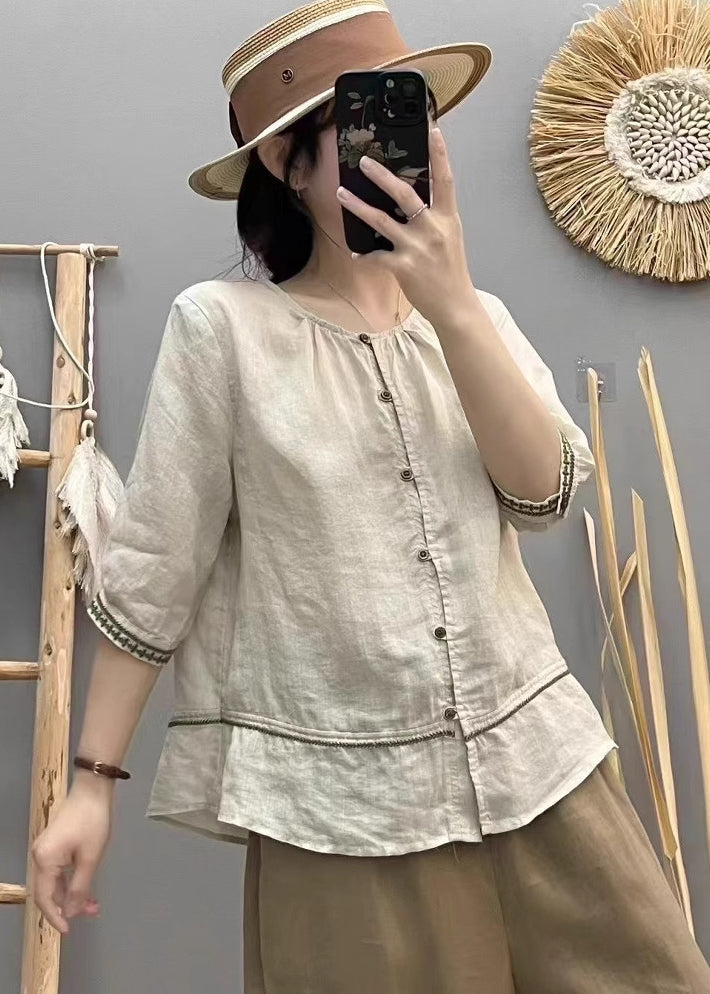 Well Tailored Shirt with a Graceful Silhouette