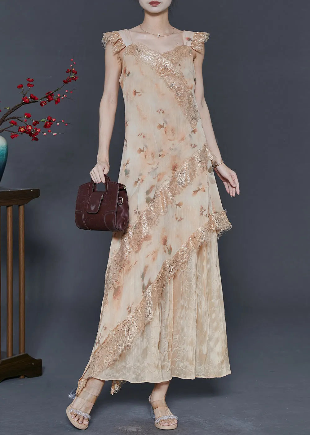Well Tailored Dress with a Graceful Silhouette