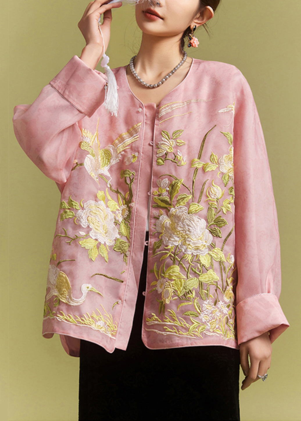 Effortlessly Elegant Blouse with a Timeless Design