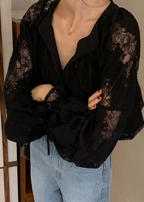 Sophisticated Blouse with a Clean Classic Look