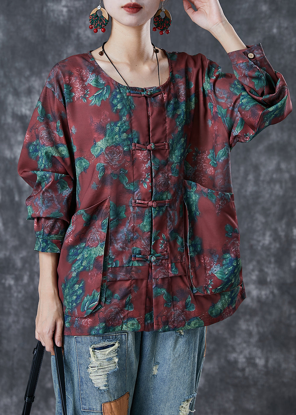 Classic Vintage Shirt with a Flattering Fit