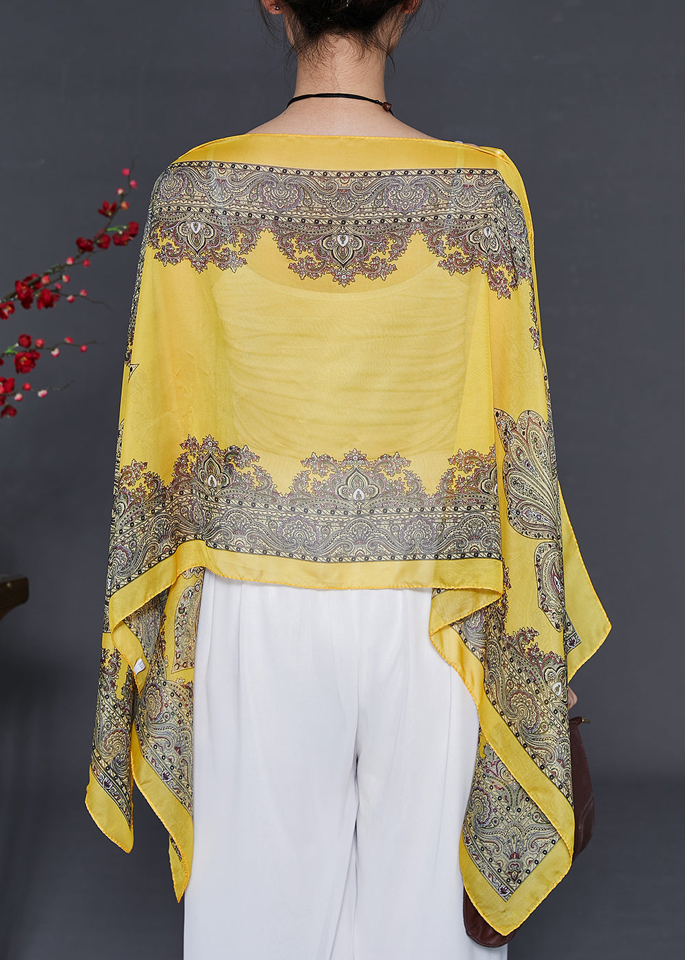 Beautifully Finished Top in a Timeless Design