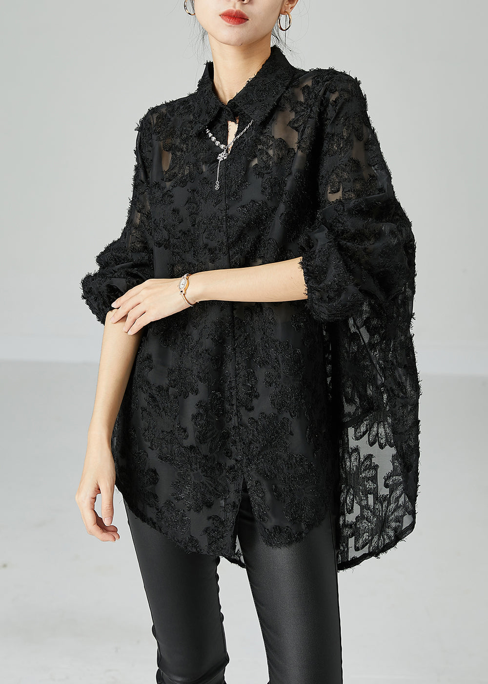 Effortlessly Elegant Shirt with a Timeless Design