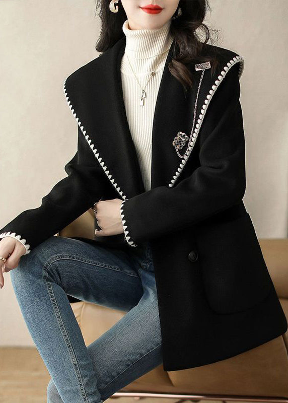 Effortlessly Elegant Coat with a Timeless Design