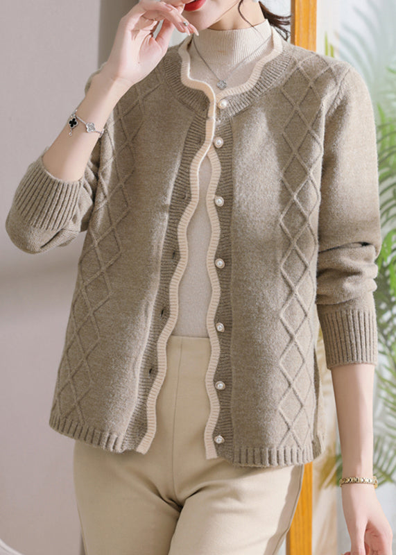 Effortlessly Elegant Coat with a Timeless Design