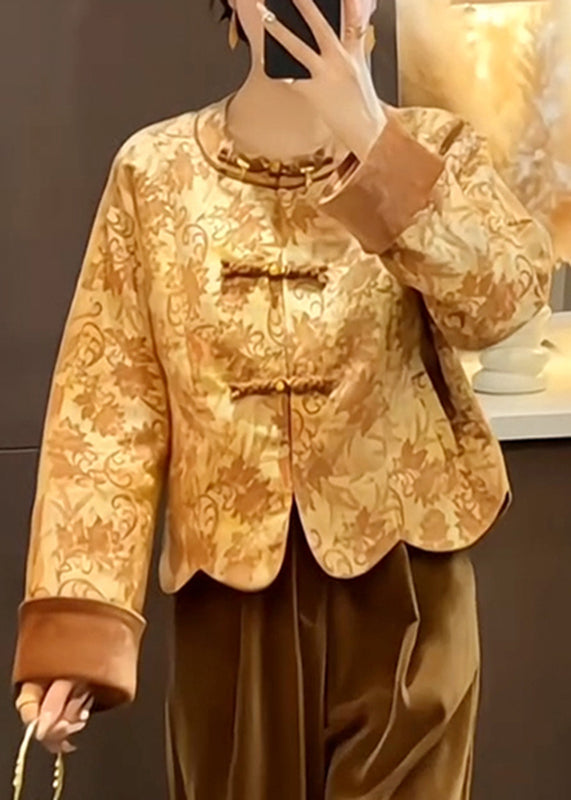 Well Tailored Coat with a Graceful Silhouette