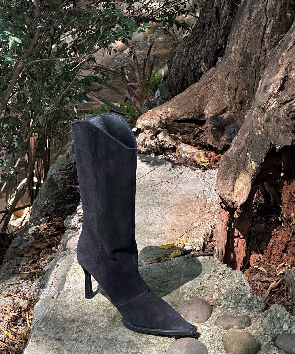 Chic Orthopedic Boots with Unique Design