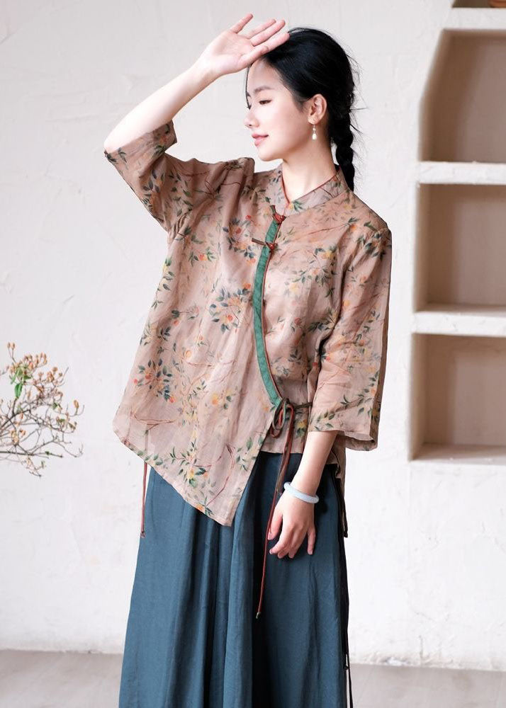 Classic Vintage Shirt with a Flattering Fit