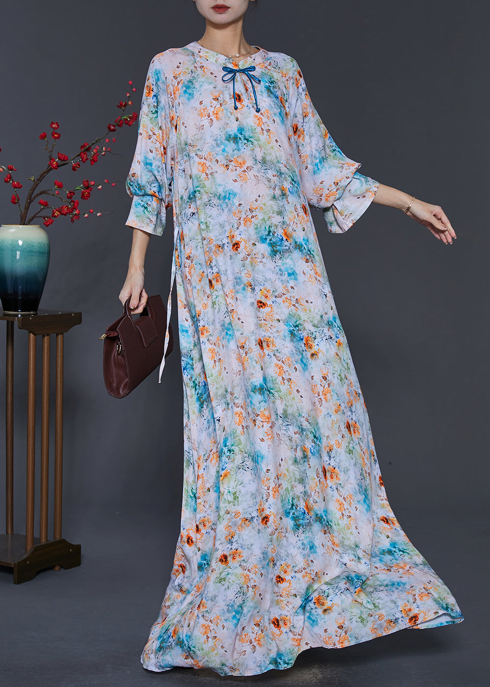 Beautifully Finished Dress in a Timeless Design