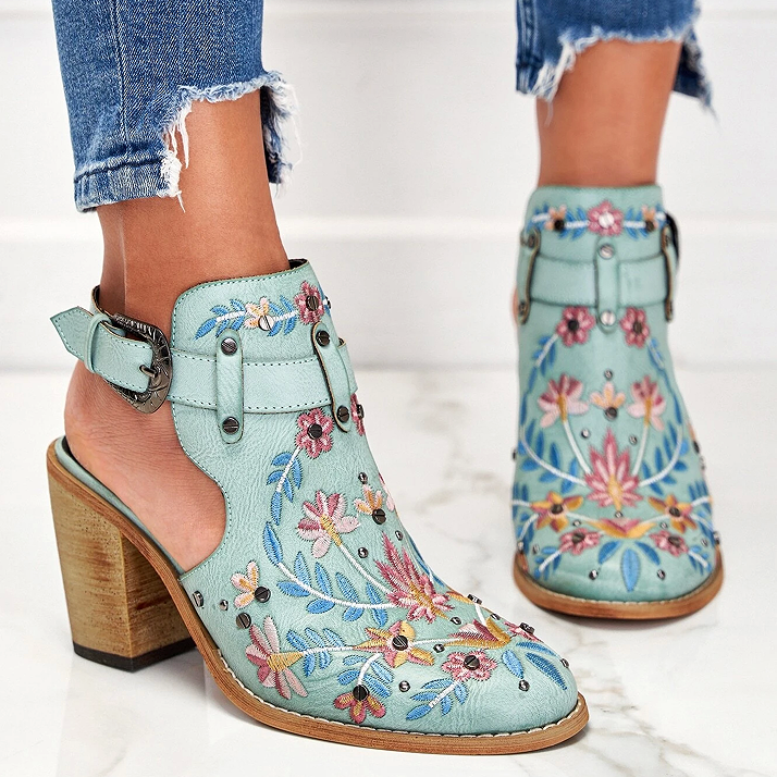 Chic Orthopedic Sandals with Unique Design