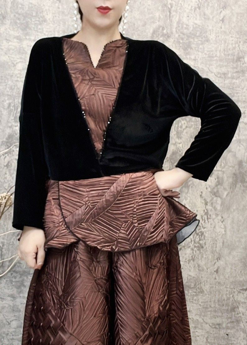 Effortlessly Elegant Top with a Timeless Design