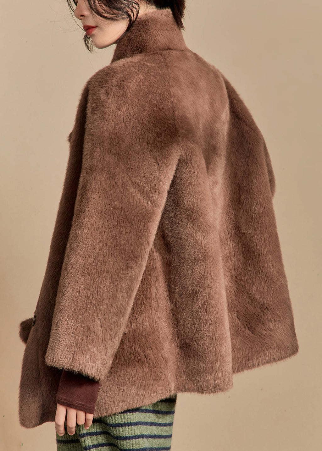 Effortlessly Elegant Coat with a Timeless Design