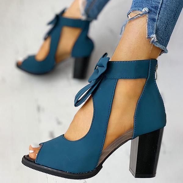 Graceful Orthopedic Sandals for Modern Look