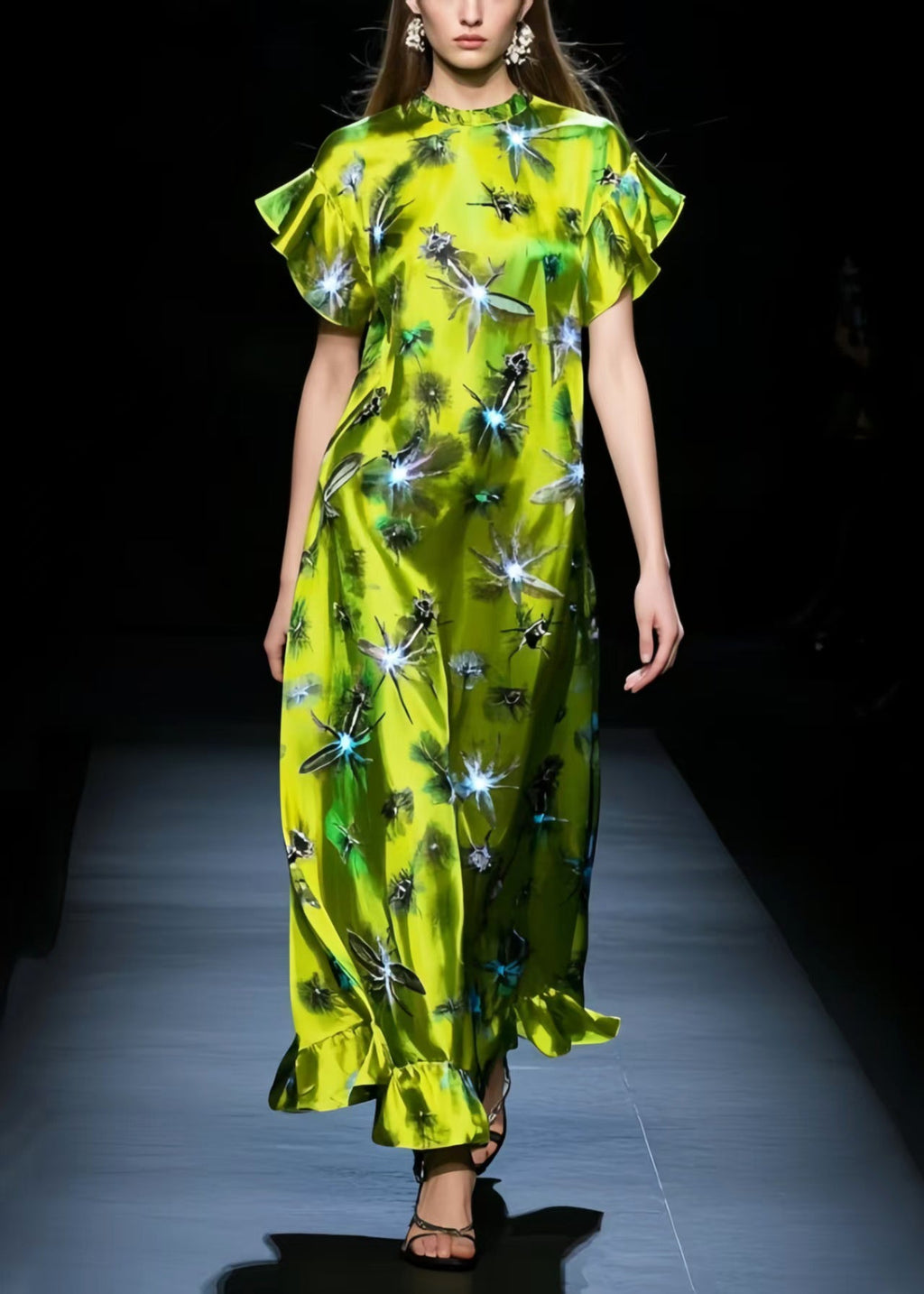 Gracefully Styled Dress for Any Occasion