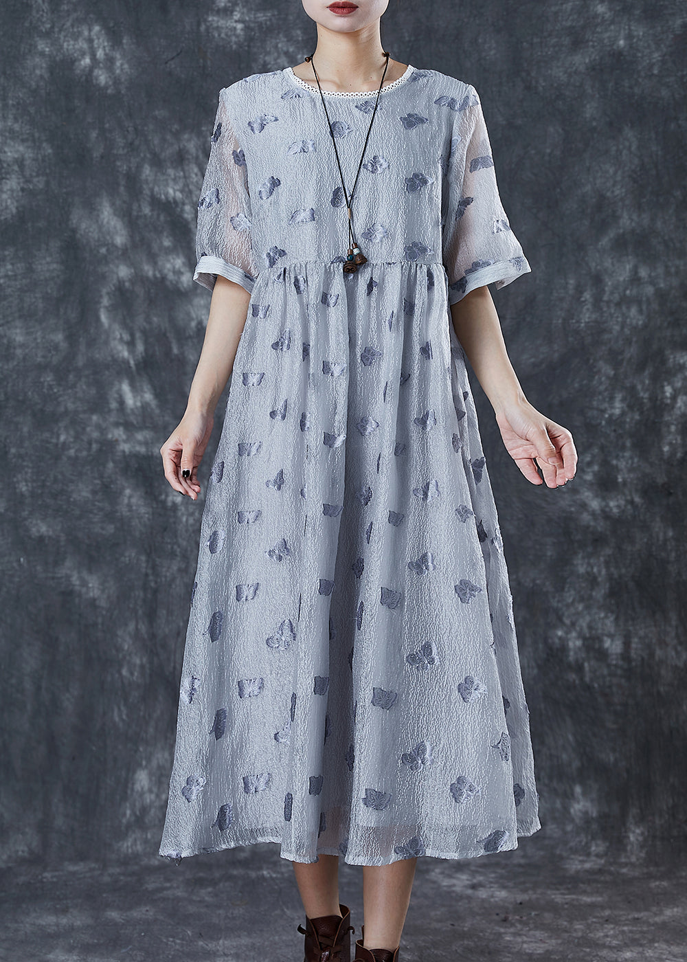 Beautifully Finished Dress in a Timeless Design