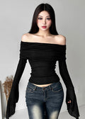 Well Tailored Top with a Graceful Silhouette