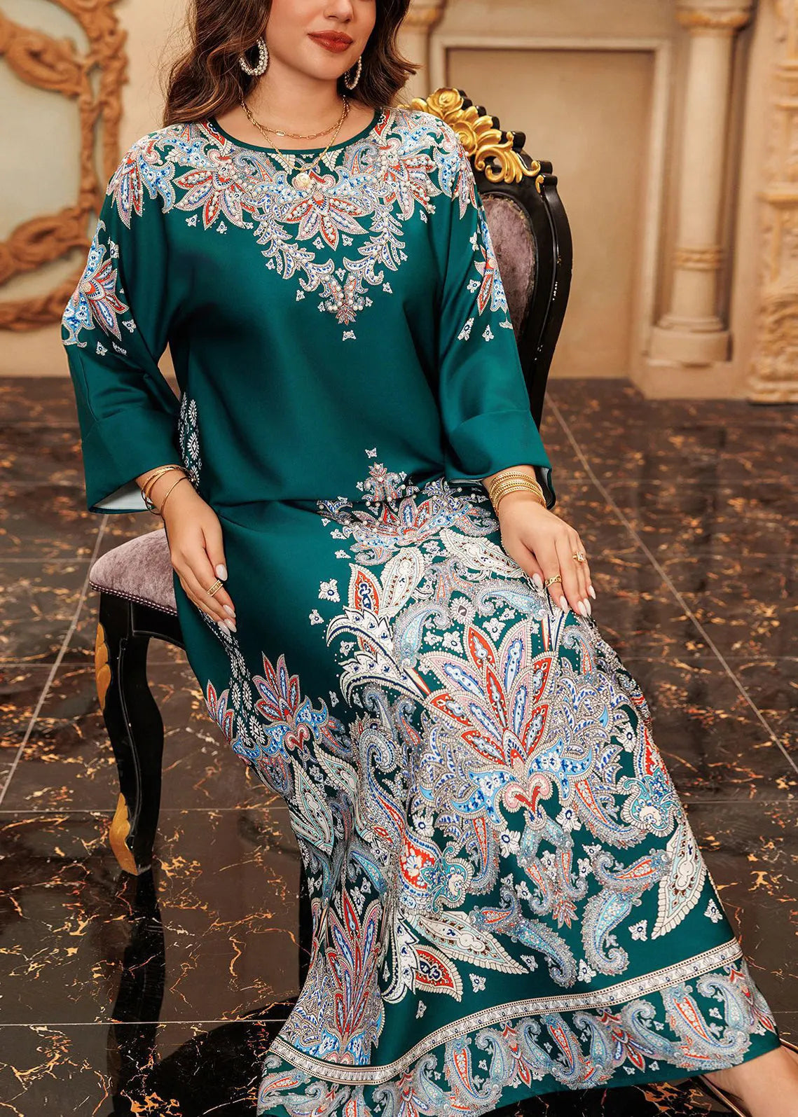 Well Tailored Dress with a Graceful Silhouette