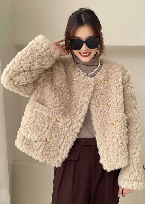 Beautifully Finished Coat in a Timeless Design