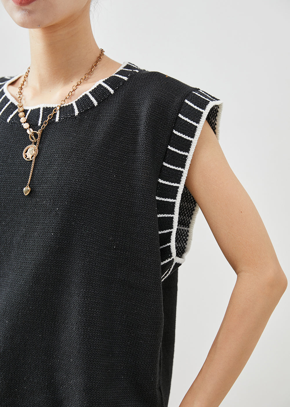Well Tailored Garment with a Graceful Silhouette