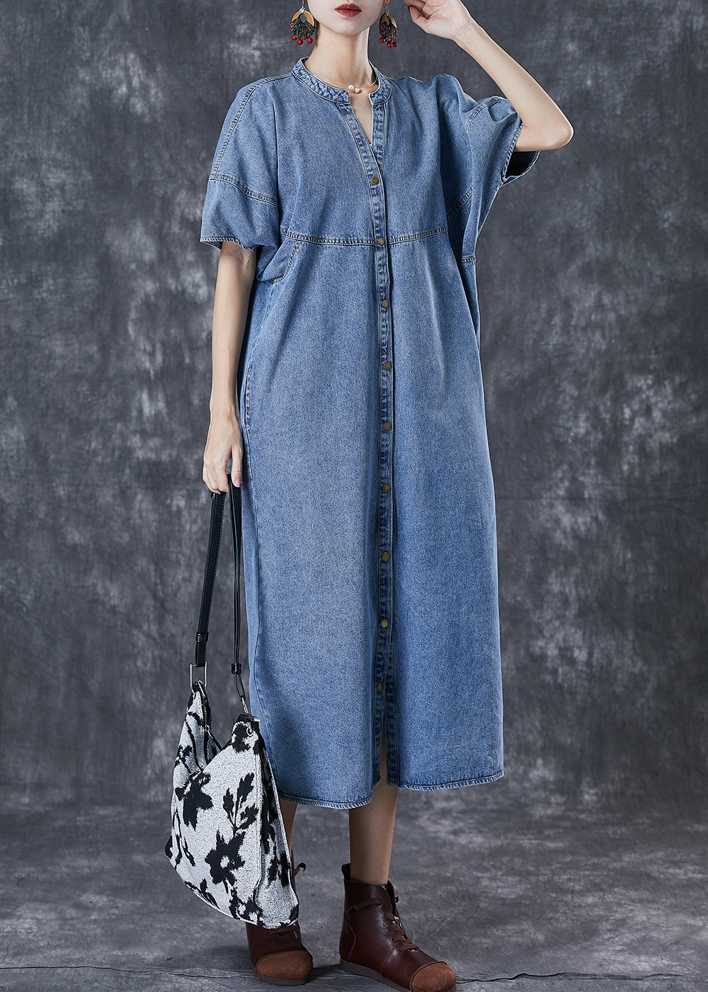Beautifully Finished Dress in a Timeless Design