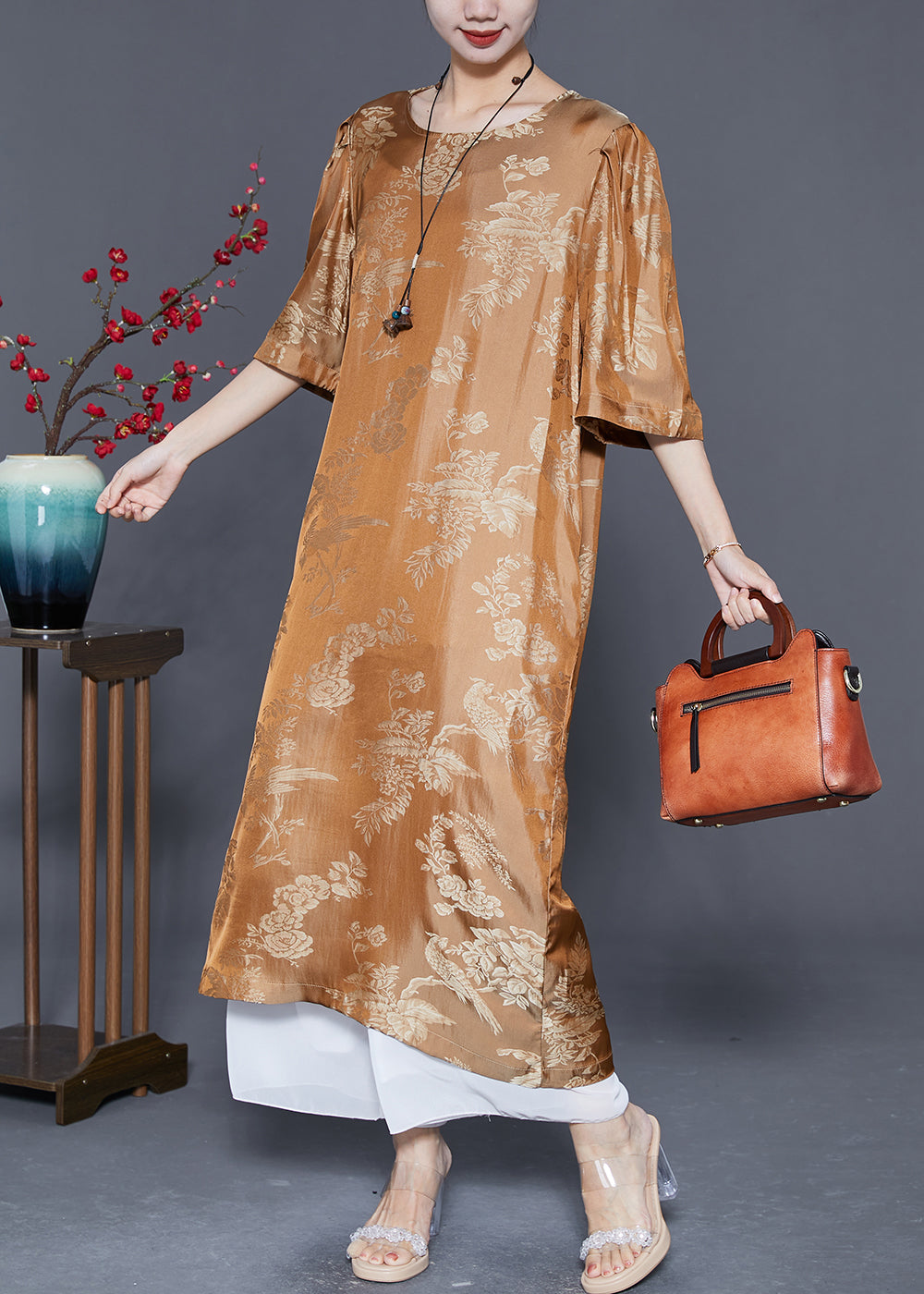 Effortlessly Elegant Dress with a Timeless Design